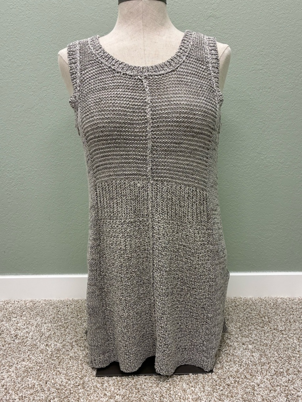 Sparrow Anthropologie Gray‎ Sleeveless Knit Tunic